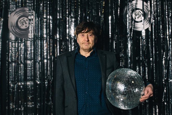 Bill Brewster: "Gotovo sve što se uzima zdravo za gotovo u elektroničkoj plesnoj glazbi dogodilo se pod discom"