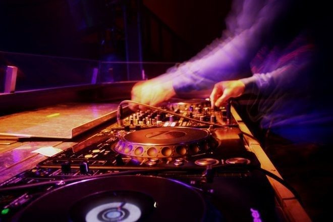 Policija prekinula 12-satni rave u osnovnoj školi