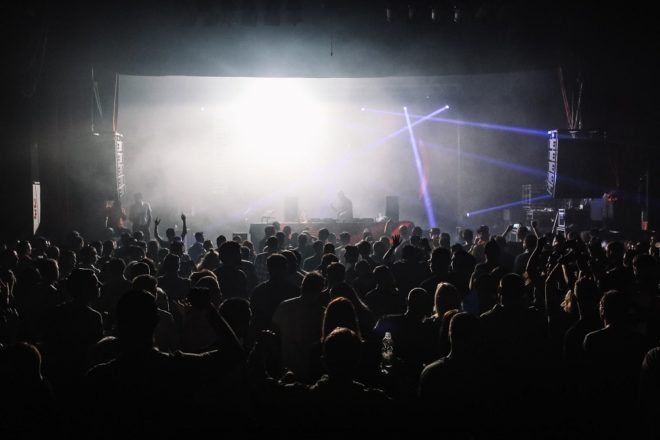Future Scope vas u Novu godinu uvodi trostrukim partyjem...