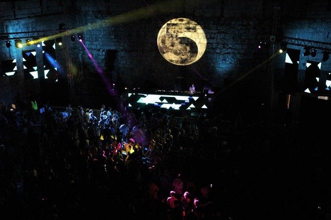 Video: Zatvaranje Moondance festivala s The Analogue Cops i Dinom Dvornikom