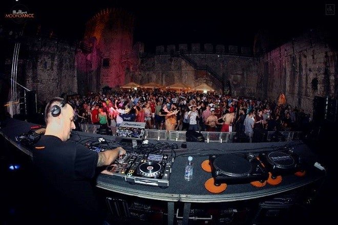 Project Vojarna - open air techno party s posebnom posvetom