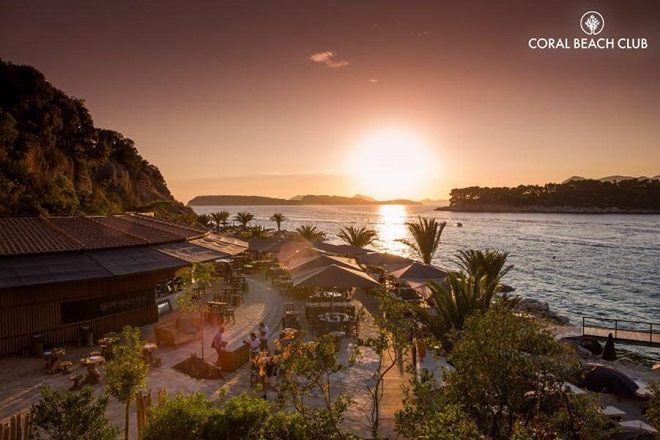 Cava Coral Beach - mjesto gdje se ljube glazba, more i zalazak Sunca...